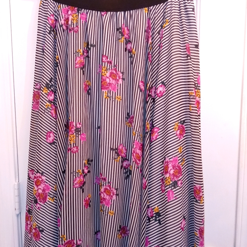 Torrid Skirt size 3/4